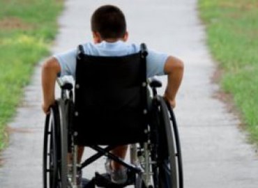 العمل مع الأشخاص ذوي الإعاقات الجسدية